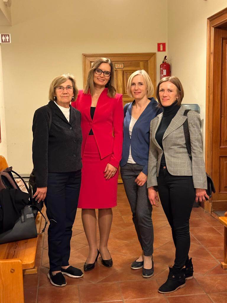 Rodzina Piotra Bartoszcze wraz z mec. Anną Bufnal